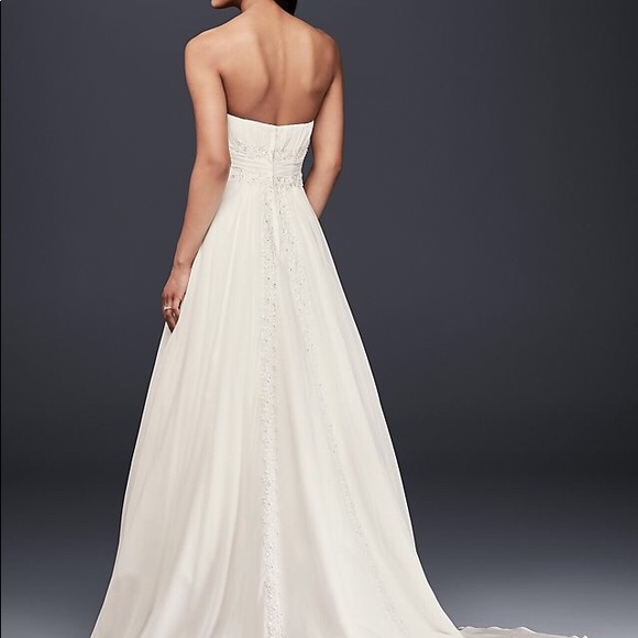 Wedding Dress with Beaded lace detail style V9743 - Picture 6 of 6